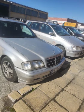     Mercedes-Benz C 220