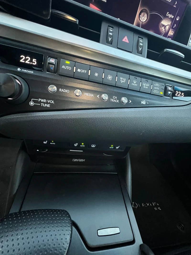 Lexus ES 300 300h  F Sport  / Гаранция, снимка 12 - Автомобили и джипове - 52364471