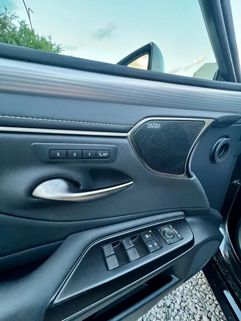Lexus ES 300 300h  F Sport  / Гаранция, снимка 13 - Автомобили и джипове - 52364471