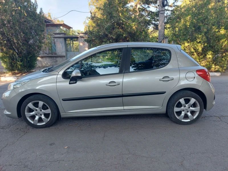 Peugeot 208 1.4 бензин, снимка 7 - Автомобили и джипове - 47369015