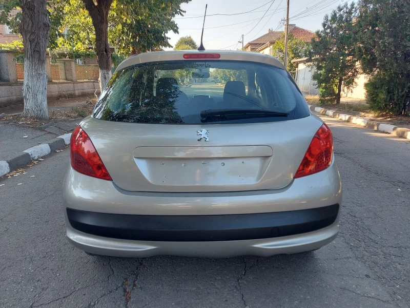 Peugeot 208 1.4 бензин, снимка 5 - Автомобили и джипове - 47369015