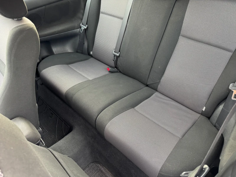 Toyota Corolla 1.4d / АВТОМАТИК / НОВ СЪЕДИНИТЕЛ, снимка 7 - Автомобили и джипове - 50666600