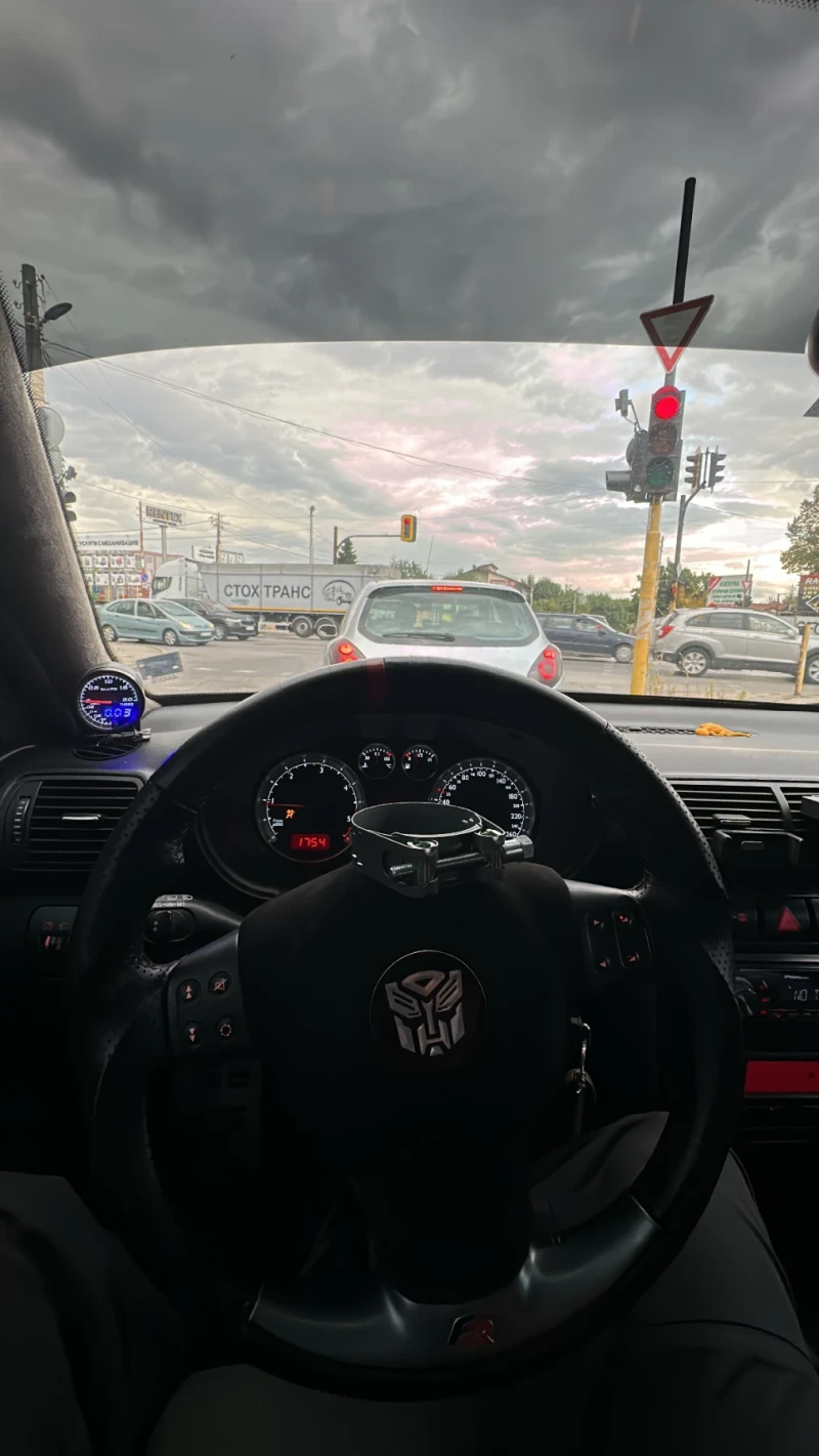 Seat Leon 1.9TDI ARL КАПАРИРАН!, снимка 8 - Автомобили и джипове - 52087850