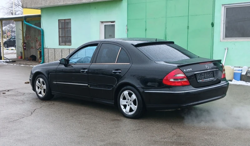 Mercedes-Benz E 200 2.2 CDI, снимка 2 - Автомобили и джипове - 53374032
