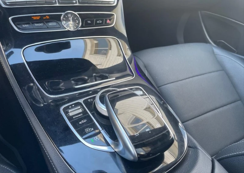 Mercedes-Benz E 400 4Matic AMG-Line, снимка 7 - Автомобили и джипове - 53431868
