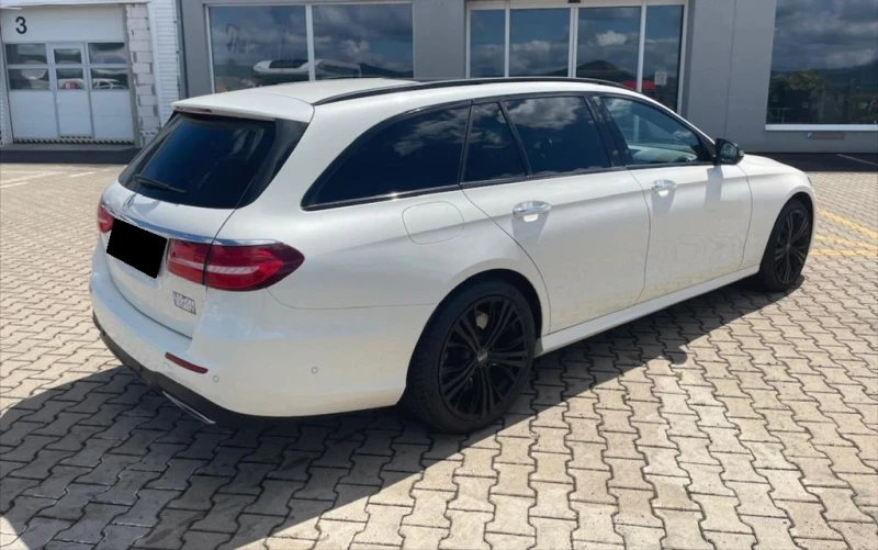 Mercedes-Benz E 400 4Matic AMG-Line, снимка 2 - Автомобили и джипове - 53431868