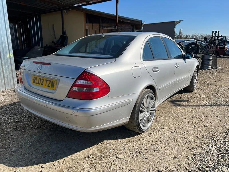 Mercedes-Benz E 320 Кейлес бензин  - изображение 6