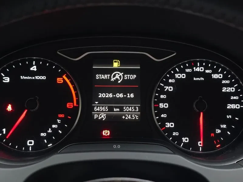 Audi A3 1.6 TDI, снимка 8 - Автомобили и джипове - 54971448