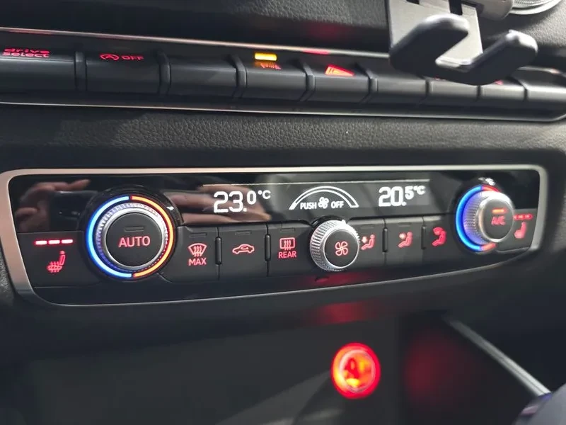 Audi A3 1.6 TDI, снимка 17 - Автомобили и джипове - 54971448