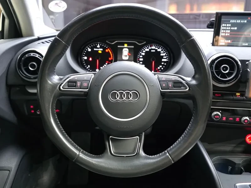 Audi A3 1.6 TDI, снимка 13 - Автомобили и джипове - 54971448