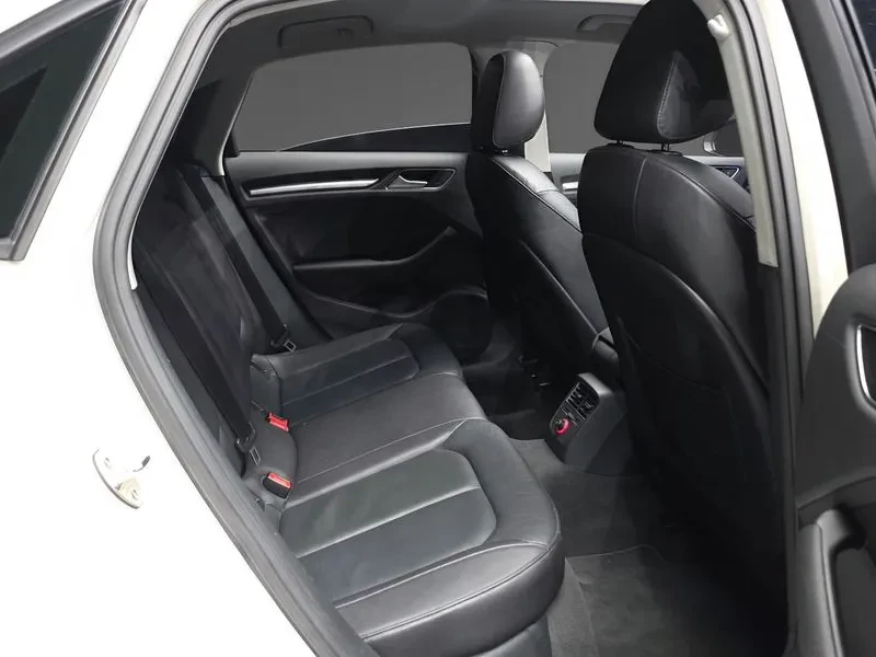 Audi A3 1.6 TDI, снимка 12 - Автомобили и джипове - 54971448