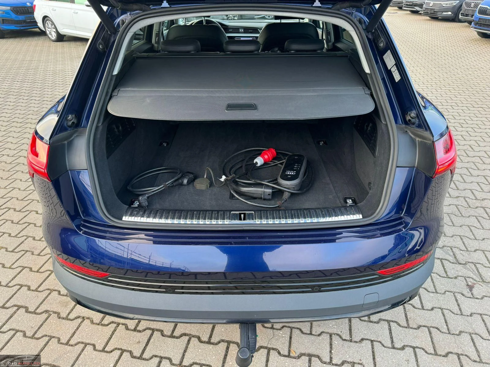 Audi E-Tron QUATTRO/313HP/NAVI/LEATHER/LED/ACC/AMBI/116f - изображение 7