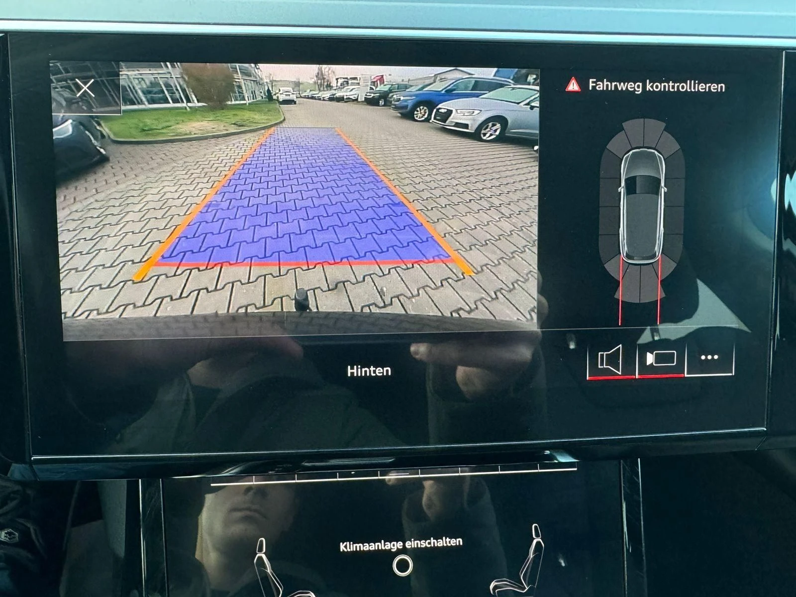 Audi E-Tron QUATTRO/313HP/NAVI/LEATHER/LED/ACC/AMBI/116f - изображение 9