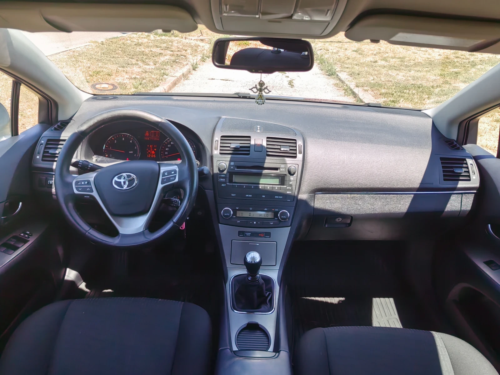 Toyota Avensis 2.0td  127ps | Mobile.bg — изображение 12