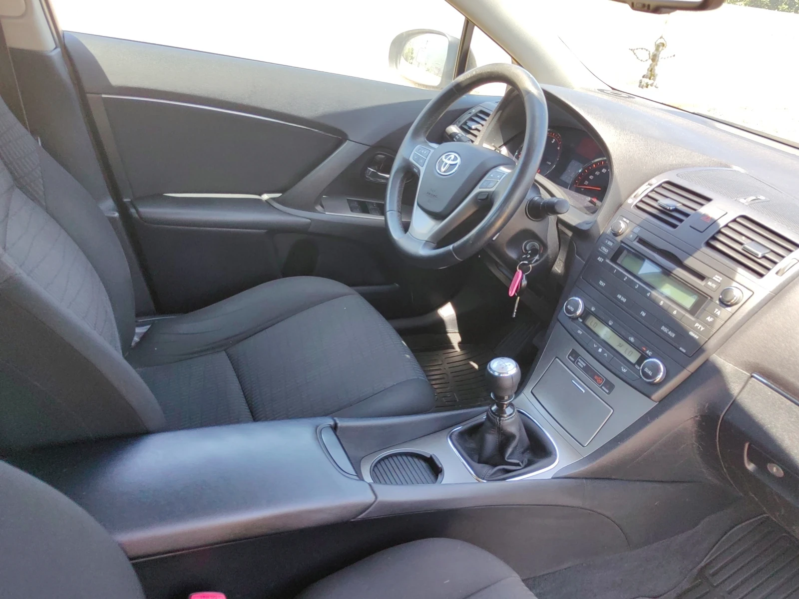 Toyota Avensis 2.0td  127ps | Mobile.bg — изображение 15