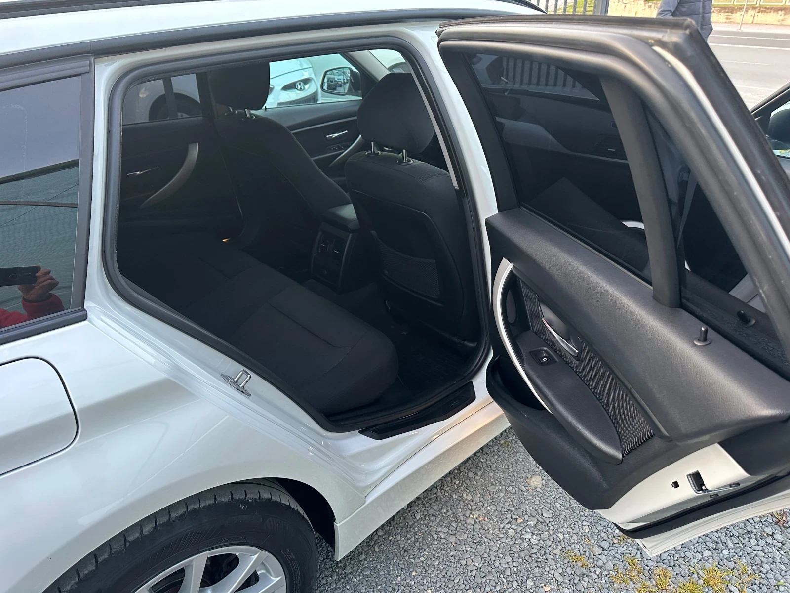 BMW 320 I Xdrive/ Бартер!!!, снимка 12 - Автомобили и джипове - 54092183