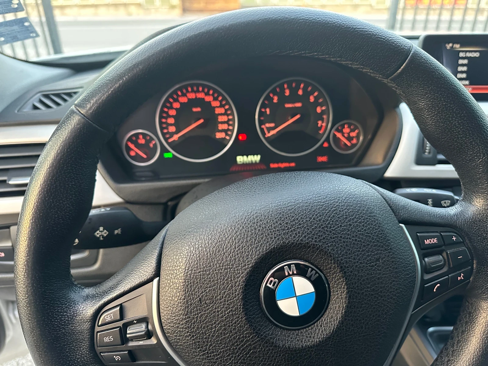 BMW 320 I Xdrive/ Бартер!!!, снимка 14 - Автомобили и джипове - 54092183