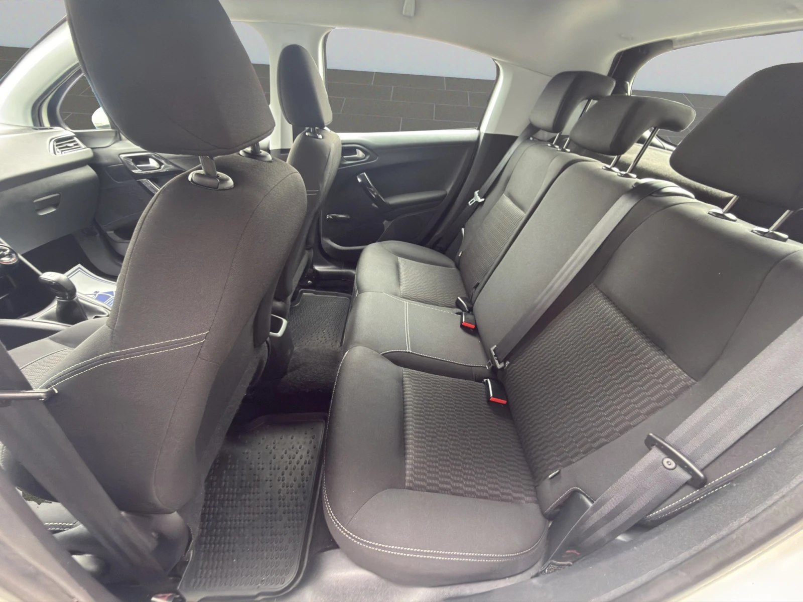 Peugeot 208 ACTIVE 1.2 e-VTi 82 BVM5  �������� 2 ������ | Mobile.bg � ����������� 12