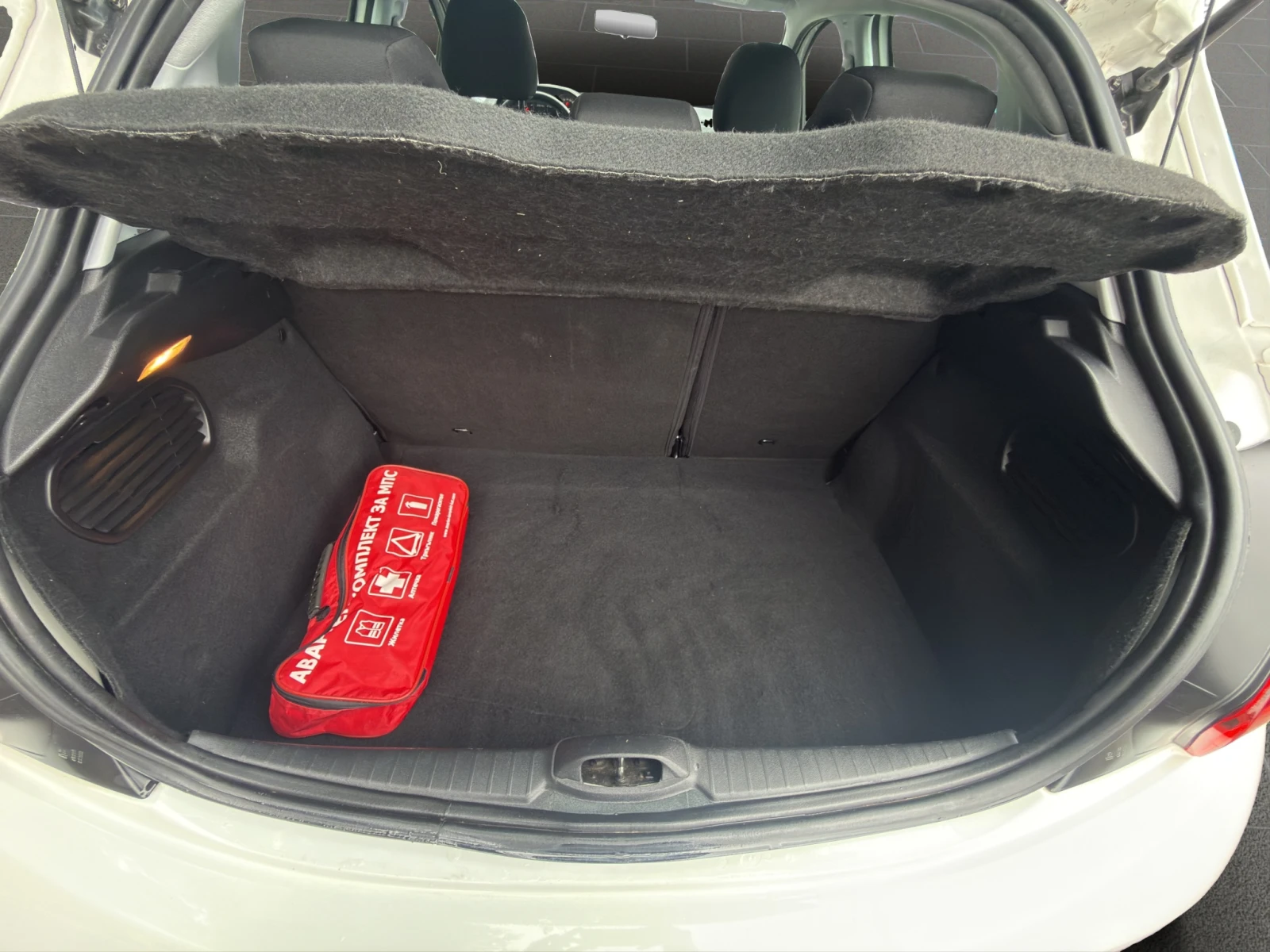 Peugeot 208 ACTIVE 1.2 e-VTi 82 BVM5  �������� 2 ������ | Mobile.bg � ����������� 13