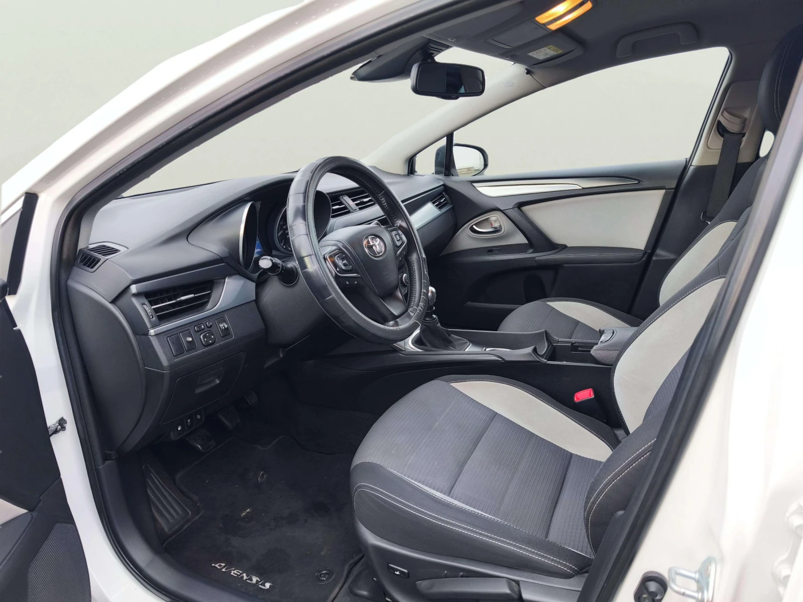 Toyota Avensis 1.6 - изображение 7