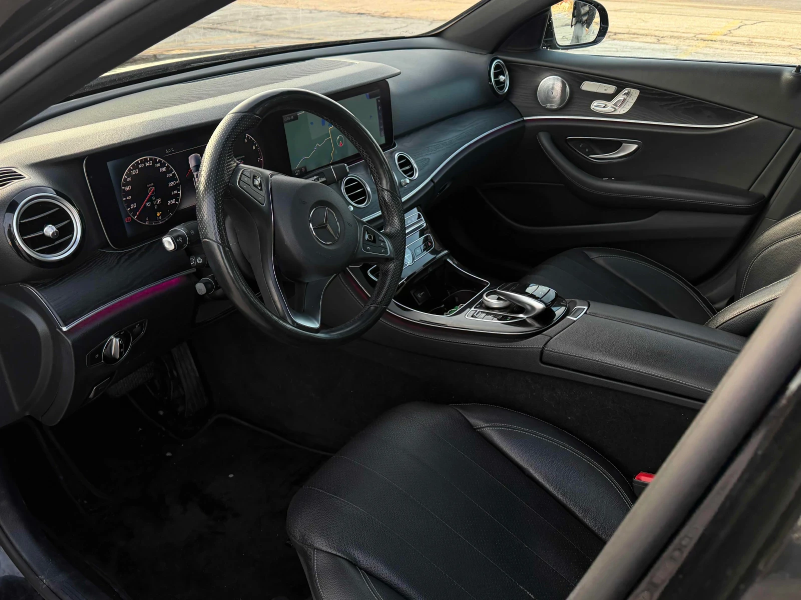 Mercedes-Benz E 300 AMG* 4matic* Burmester, снимка 6 - Автомобили и джипове - 54238037