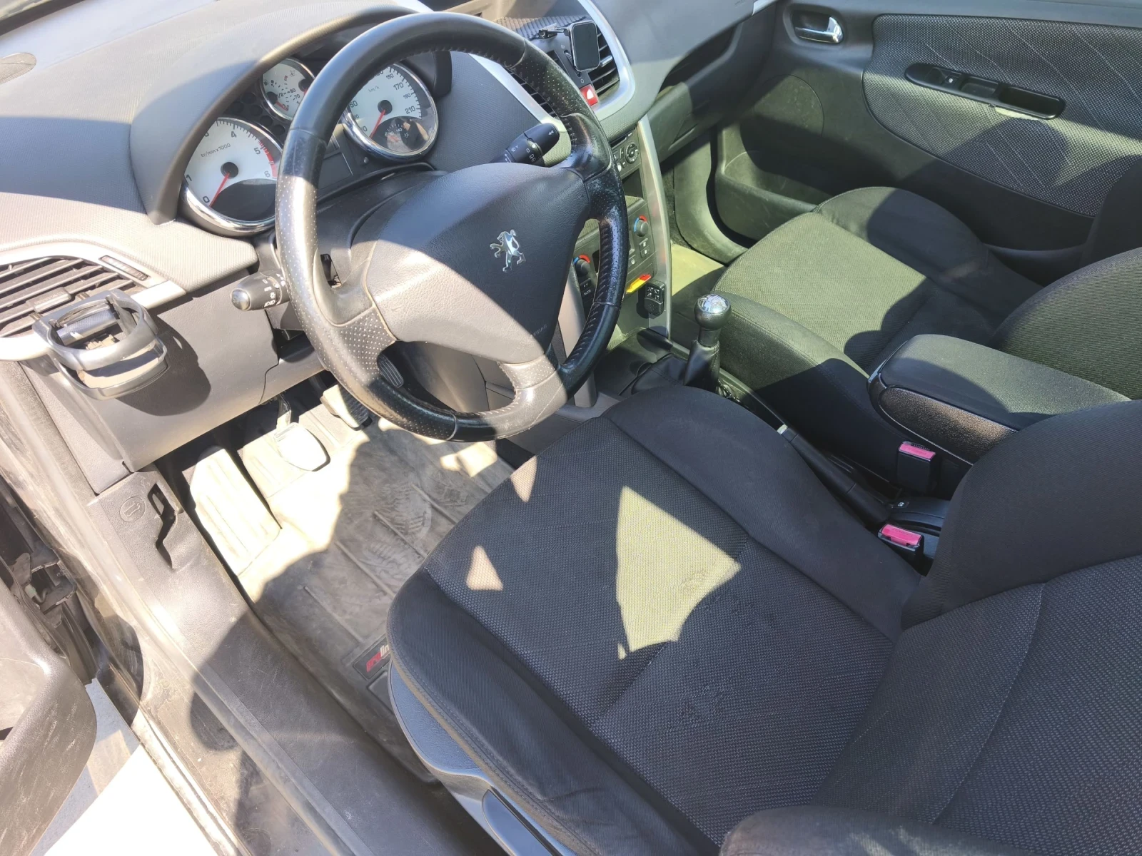 Peugeot 207 1.6hdi  90hp, снимка 11 - Автомобили и джипове - 54338972