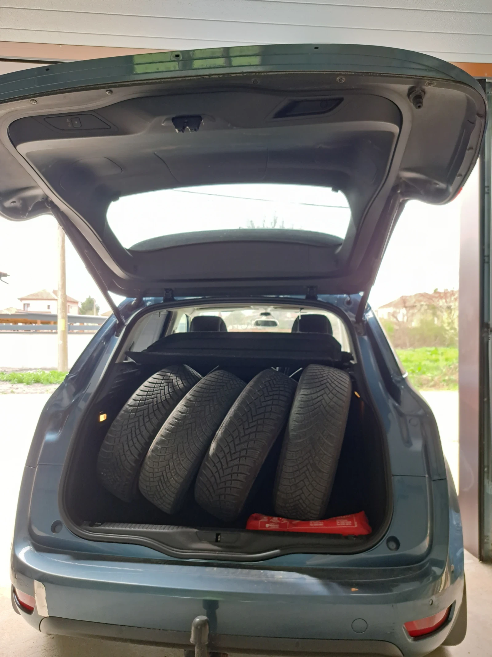 Citroen C4 Picasso, снимка 11 - Автомобили и джипове - 54412061