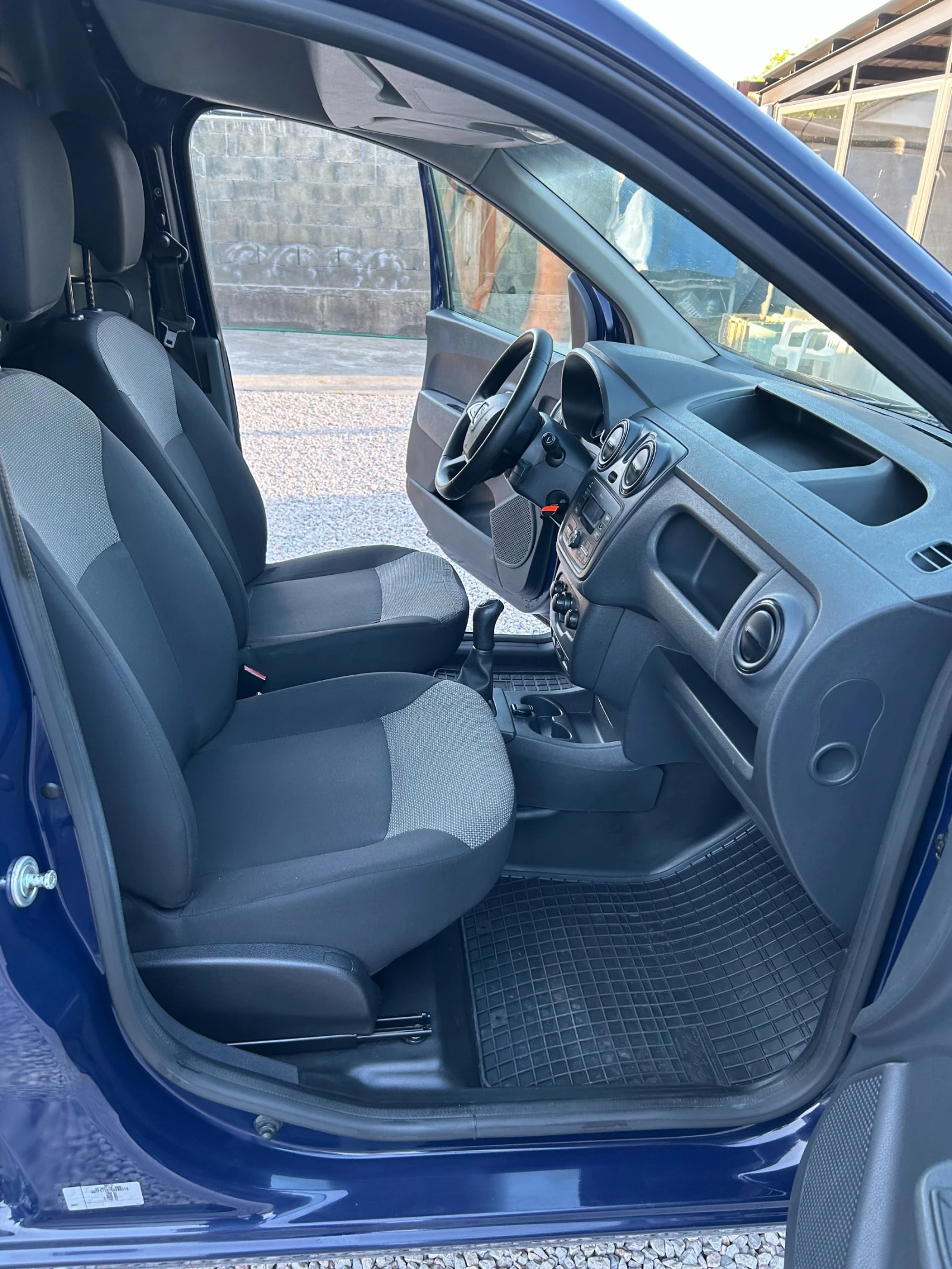 Dacia Dokker 1.6 GAZ/BENZIN , снимка 12 - Автомобили и джипове - 54562829