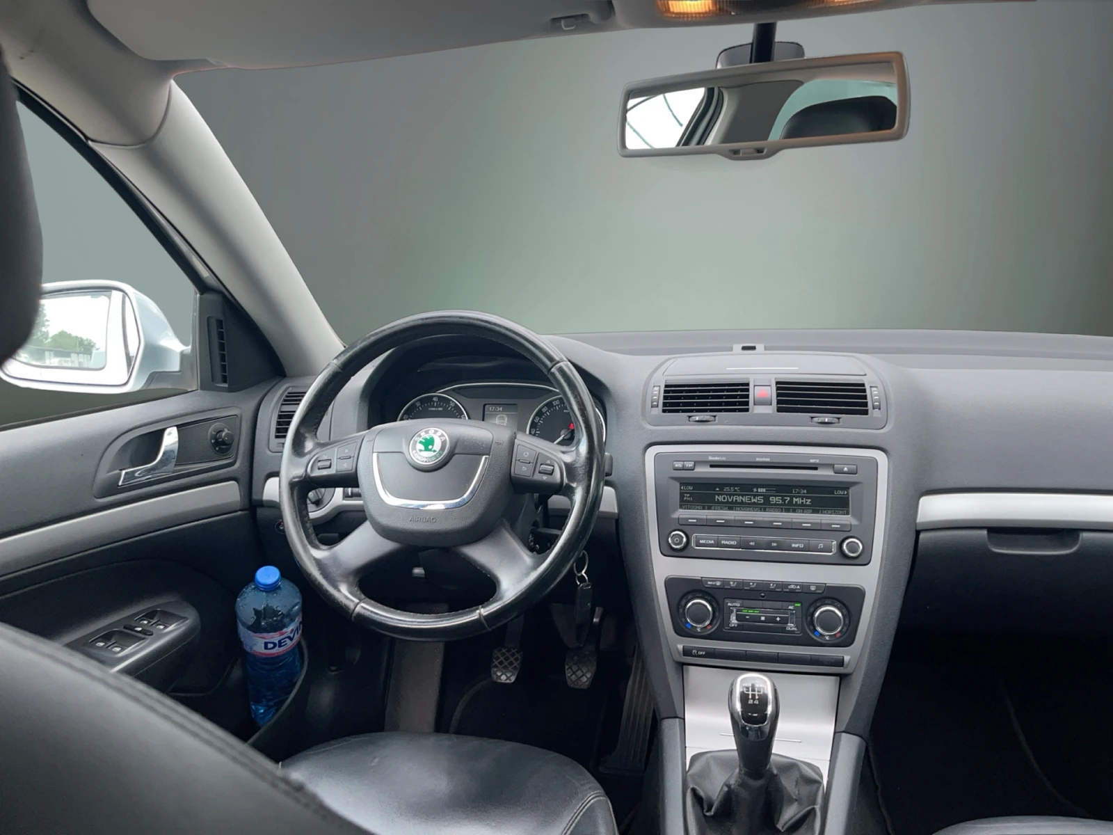 Skoda Octavia 1.6 MPI LPG, снимка 11 - Автомобили и джипове - 55177304