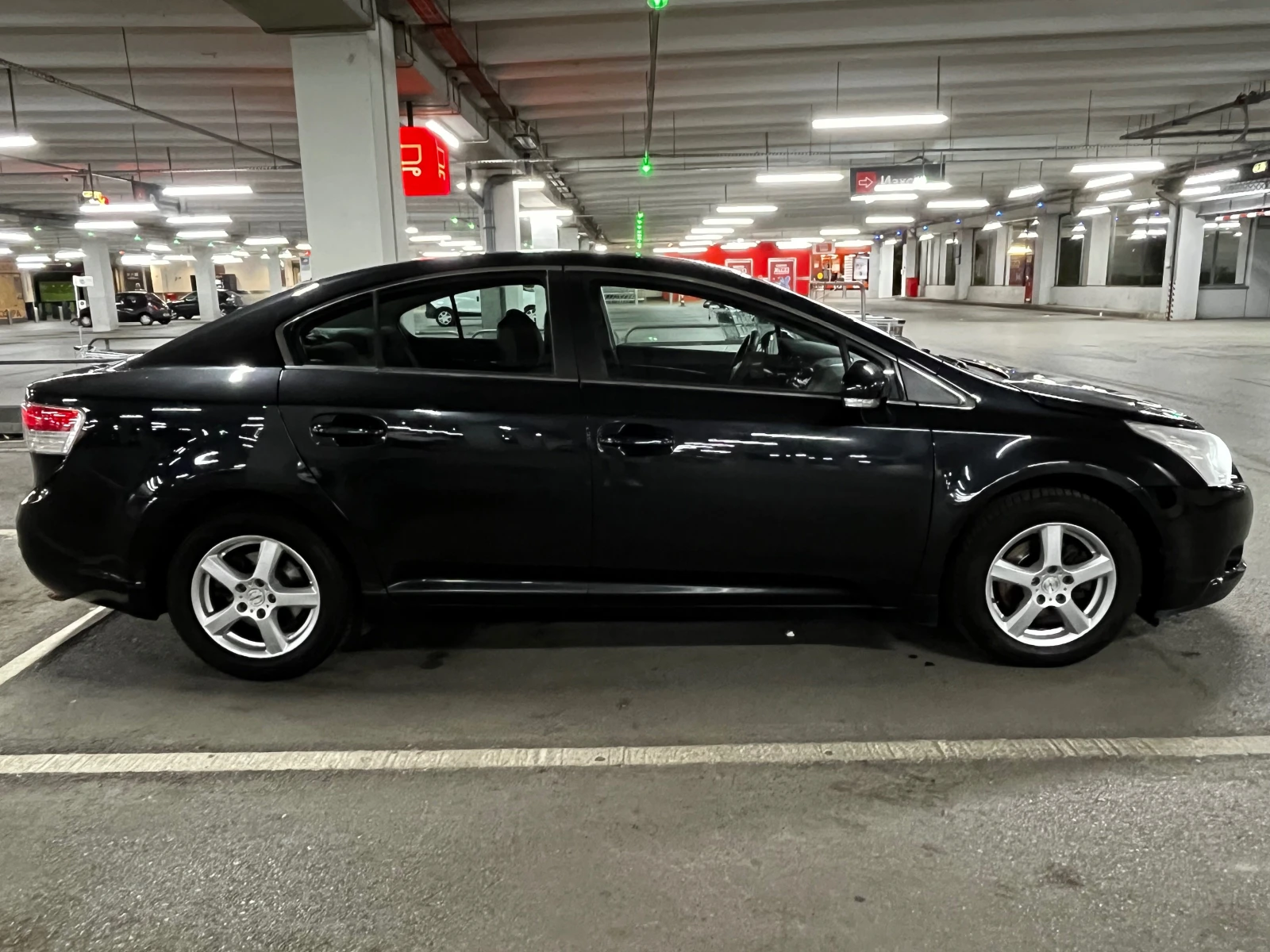 Toyota Avensis 2. 0 D-4D, 126 к. с., снимка 3 - Автомобили и джипове - 55558147