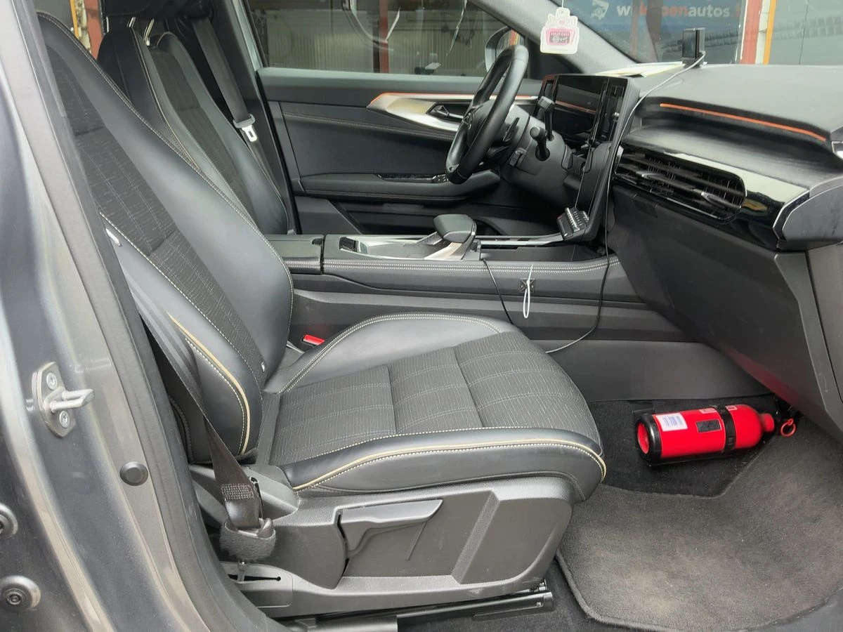 Renault Austral 1.2 Hybrid E-Tech Iconic, снимка 8 - Автомобили и джипове - 55898004