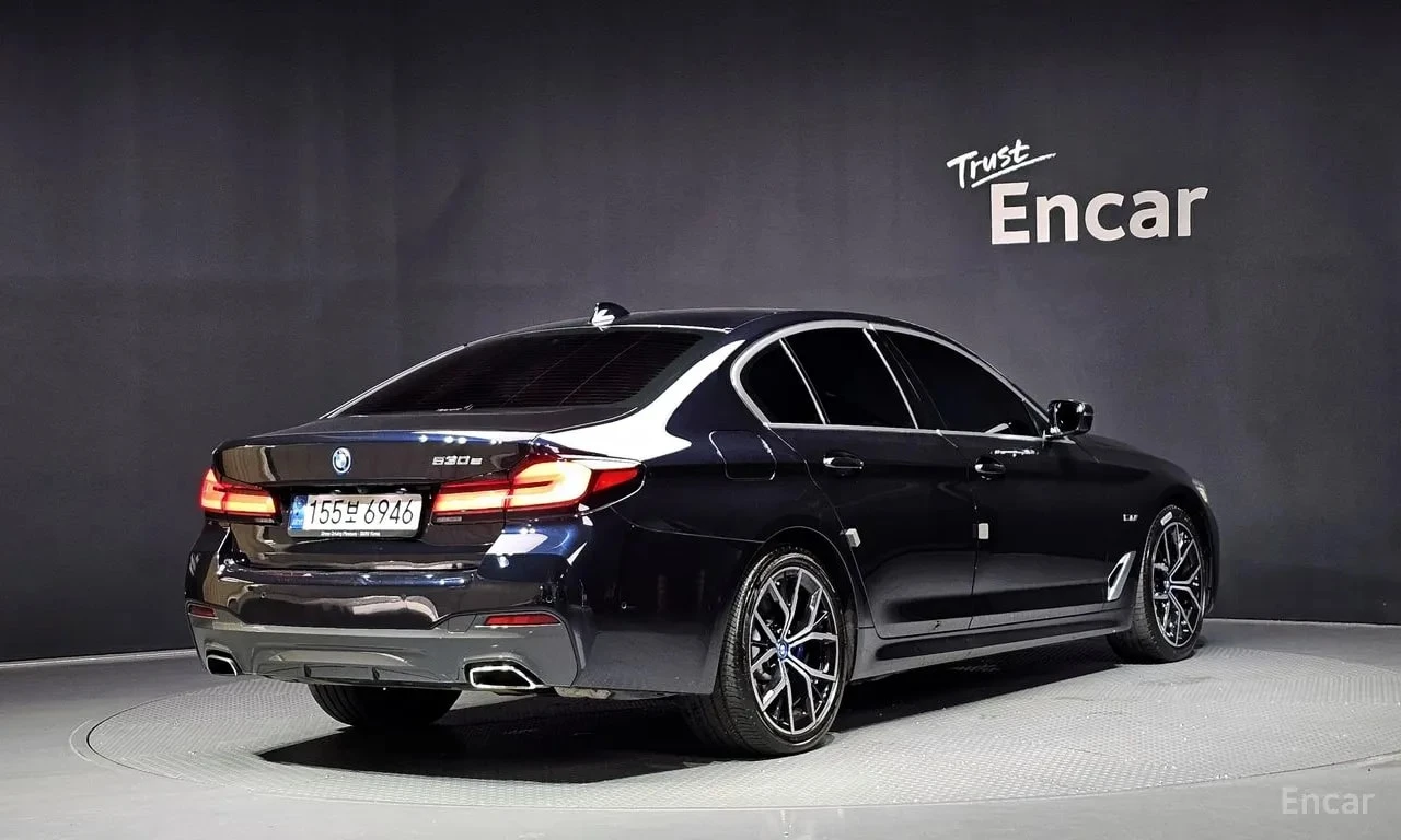 BMW 530E * M Sport* АВТОКРЕДИТ БЕЗ ПЪРВОНАЧАЛНА ВНОСКА* , снимка 2 - Автомобили и джипове - 56073514
