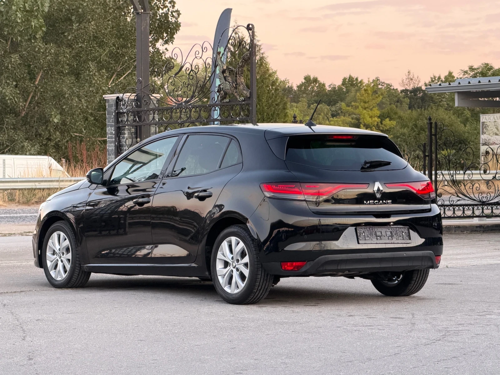 Renault Megane 1.5DCI АВТОМАТ ИТАЛИЯ, снимка 15 - Автомобили и джипове - 56278983