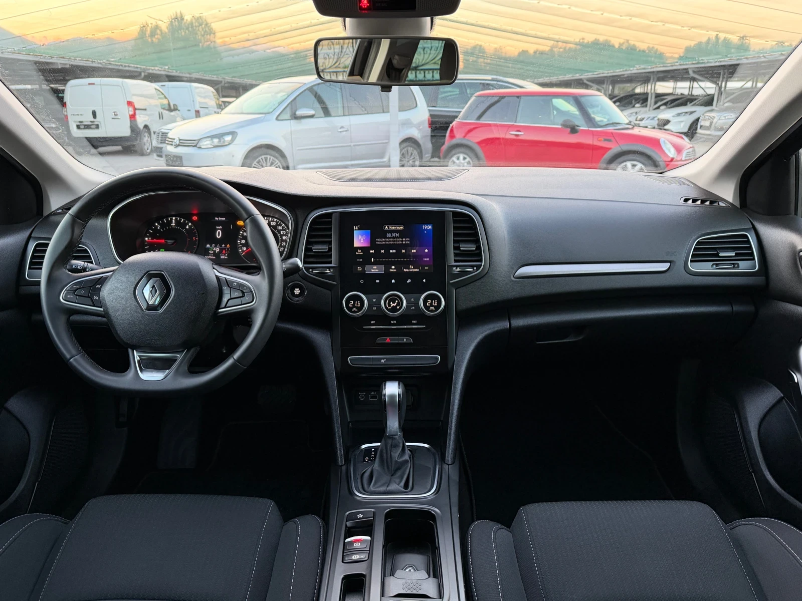 Renault Megane 1.5DCI АВТОМАТ ИТАЛИЯ, снимка 11 - Автомобили и джипове - 56278983