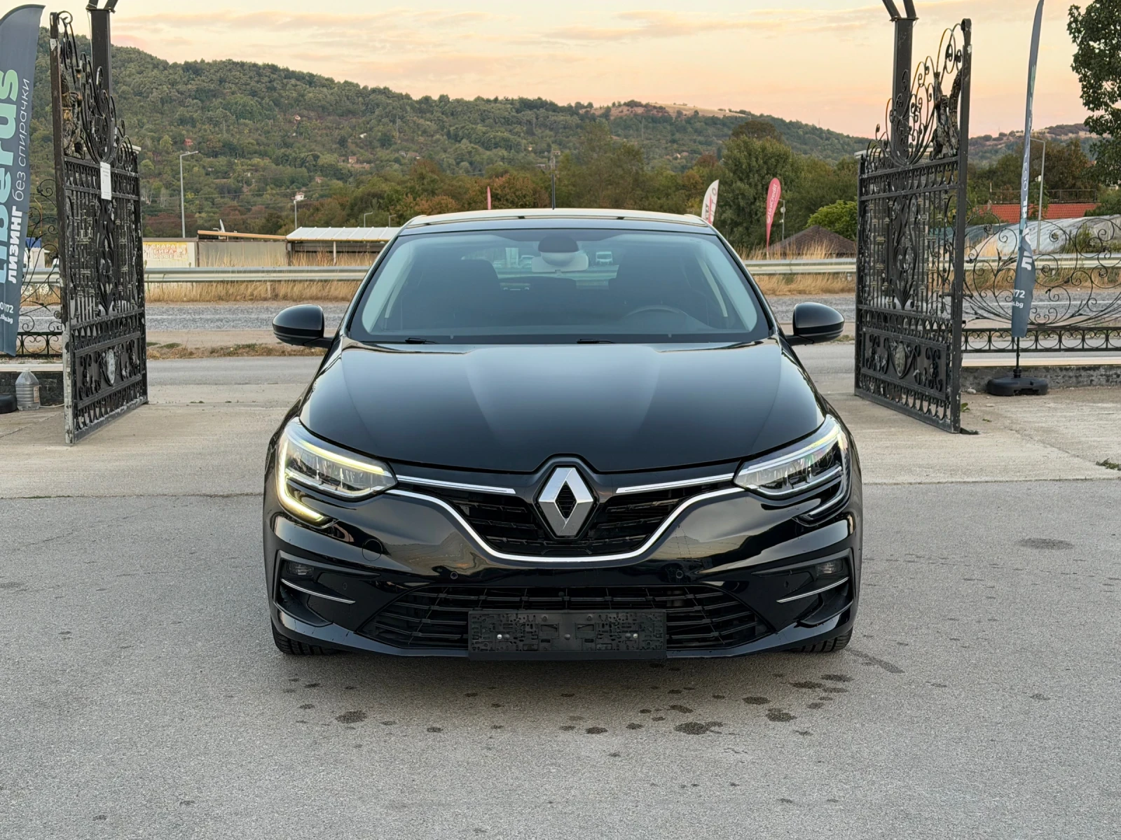 Renault Megane 1.5DCI АВТОМАТ ИТАЛИЯ, снимка 3 - Автомобили и джипове - 56278983