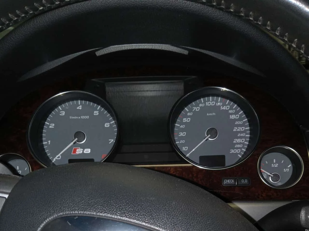 Audi S8 * 4dr Sdn * CARFAX * ����� �� ����������� | Mobile.bg � ����������� 8