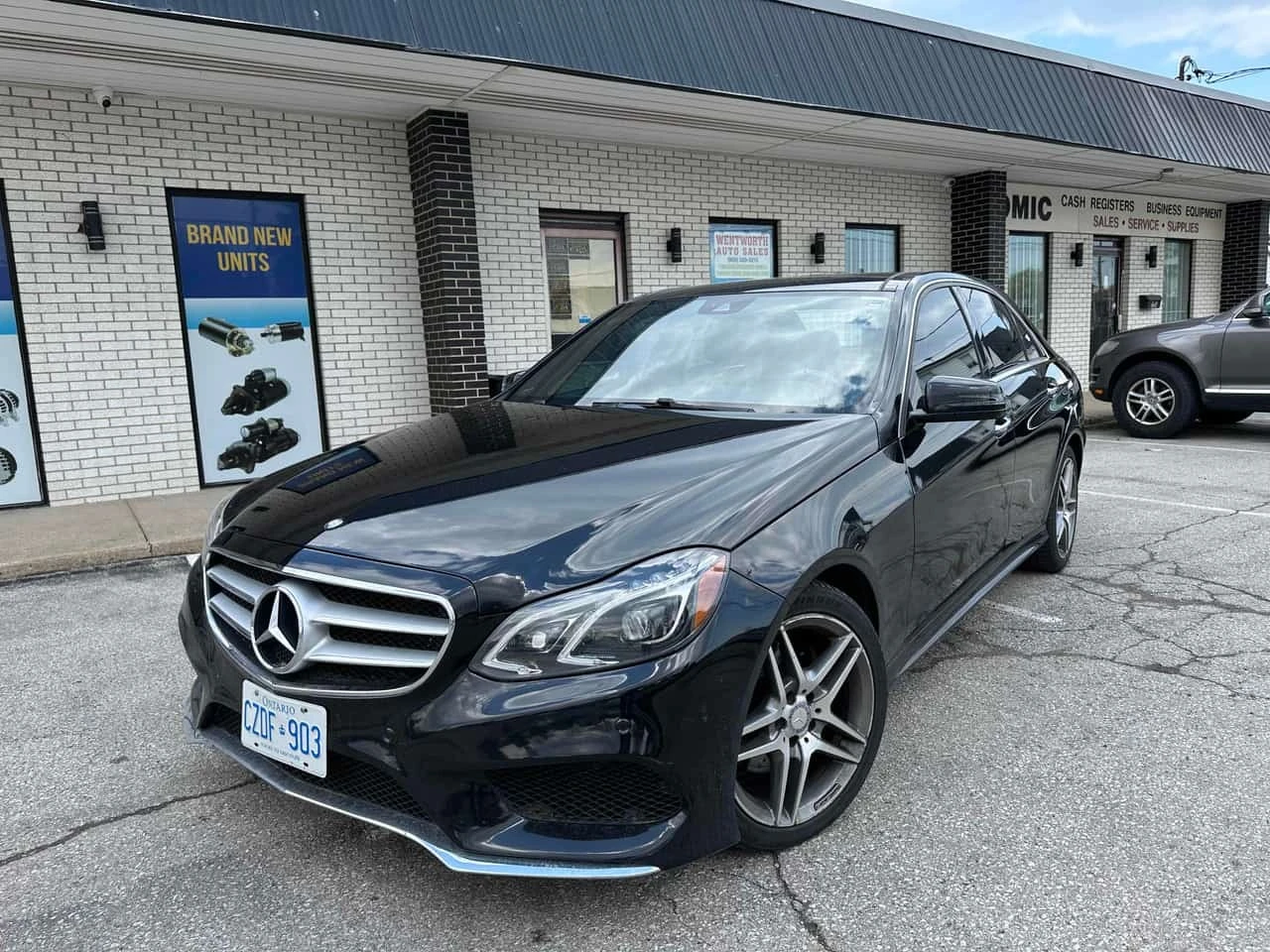 Mercedes-Benz E 400 4MATIC * AMG * CARFAX * 
