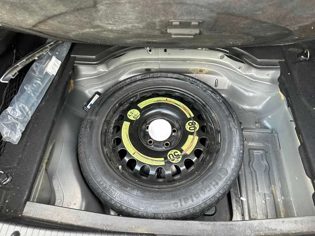 Mercedes-Benz E 400 4MATIC * AMG * CARFAX * , снимка 13 - Автомобили и джипове - 56706729