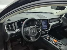 Volvo XC60 * CORE * ПАНОРАМА* ДВА ЧИФТА ГУМИ* , снимка 12