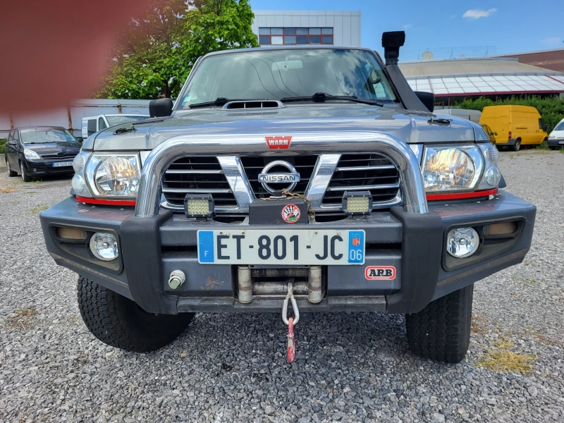 Nissan Patrol 3.0/АВТОМАТ/ФЕЙСЛИФТ , снимка 1 - Автомобили и джипове - 47756403