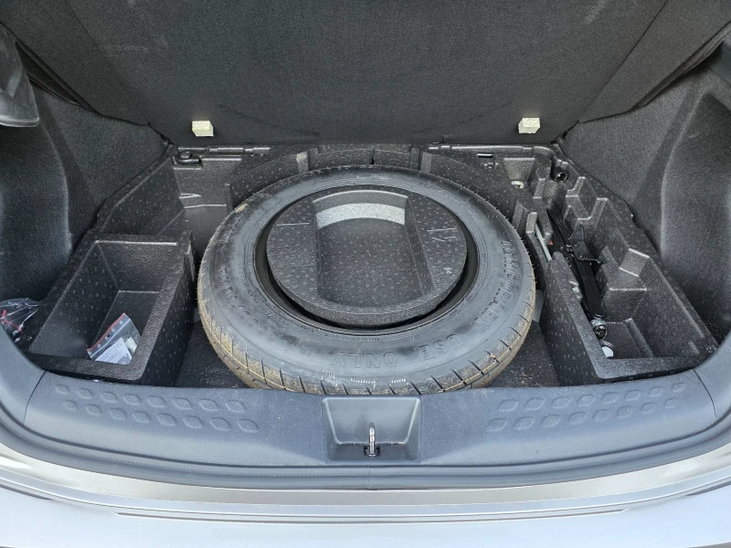 Toyota C-HR Center benzin, снимка 8 - Автомобили и джипове - 52905862