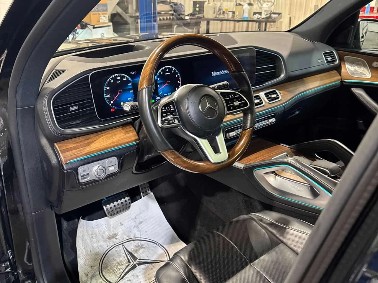 Mercedes-Benz GLS 450 * ДИСТРОНИК * 360 * ОБДУХВАНЕ * 7 МЕСТЕН, снимка 5 - Автомобили и джипове - 53892158