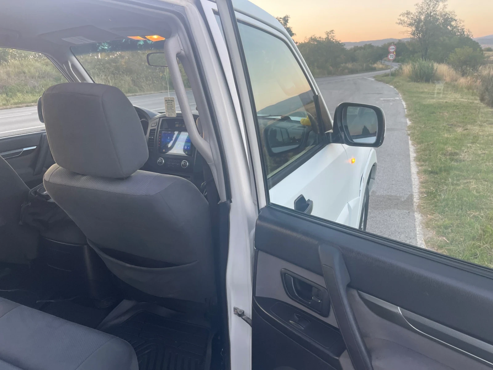 Mitsubishi Montero, снимка 2 - Автомобили и джипове - 55480529
