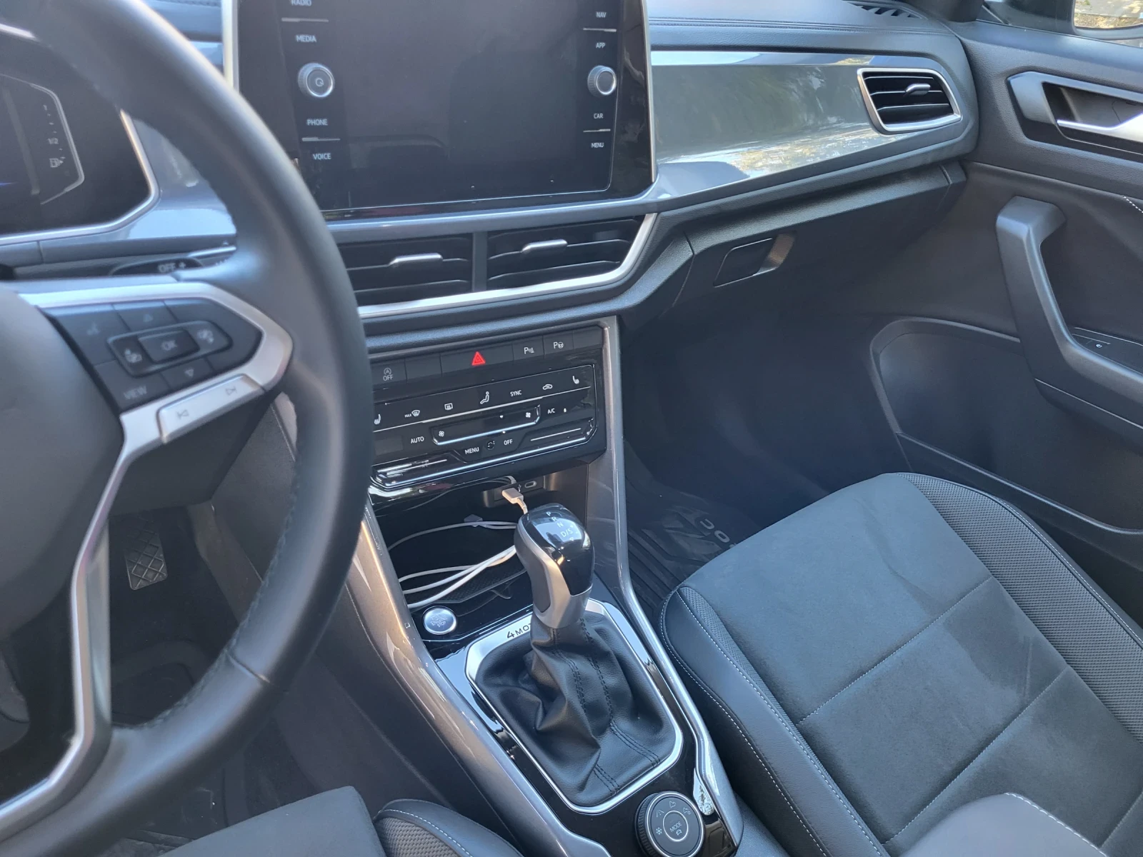 VW T-Roc 2.0 TDI 4x4, снимка 11 - Автомобили и джипове - 56152402