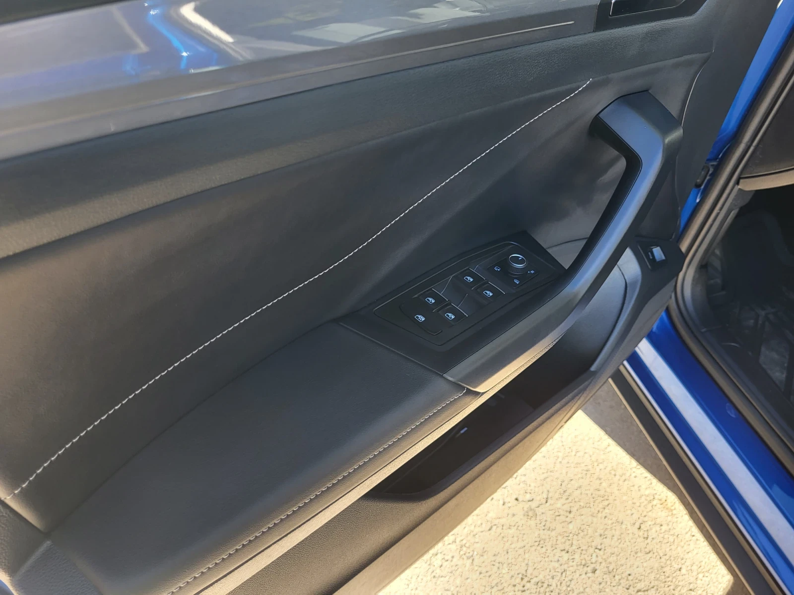 VW T-Roc 2.0 TDI 4x4, снимка 5 - Автомобили и джипове - 56152402