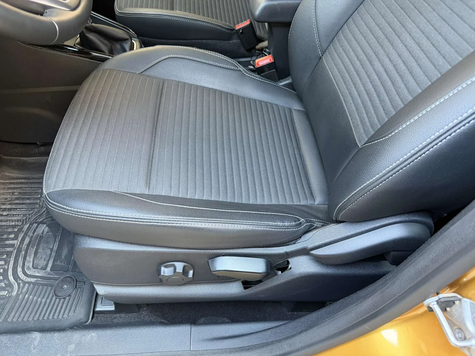 Ford EcoSport 1.0 Ecoboost Titanium, снимка 16 - Автомобили и джипове - 56165989