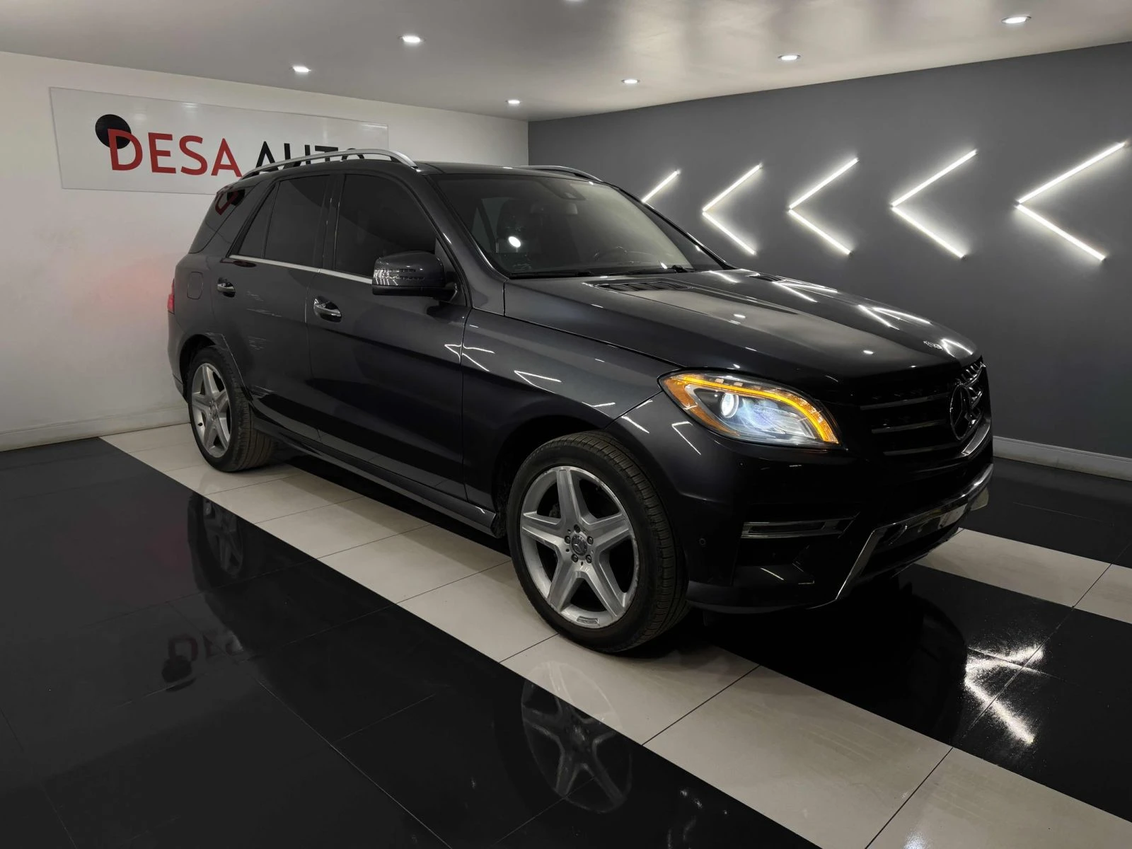 Mercedes-Benz ML 350 AMG-pkg* 360View* Harman/Kardon* Keyless* Пано* По, снимка 5 - Автомобили и джипове - 56186712