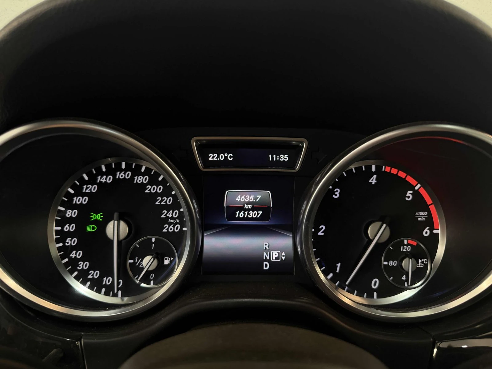 Mercedes-Benz ML 350 AMG-pkg* 360View* Harman/Kardon* Keyless* Пано* По, снимка 10 - Автомобили и джипове - 56186712