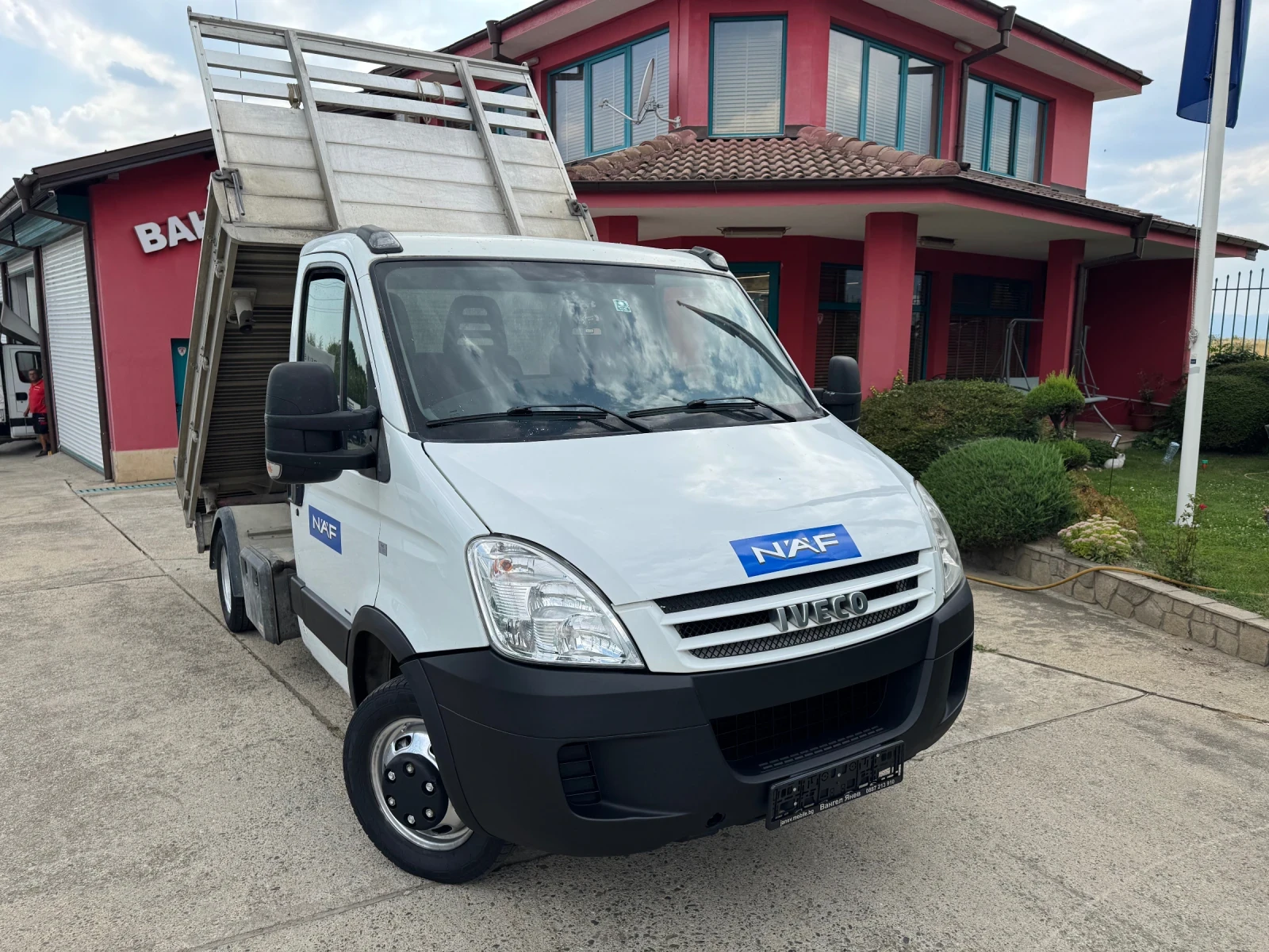 Iveco Daily КЛИМАТИК* 35C12* Тристранен самосвал - изображение 3