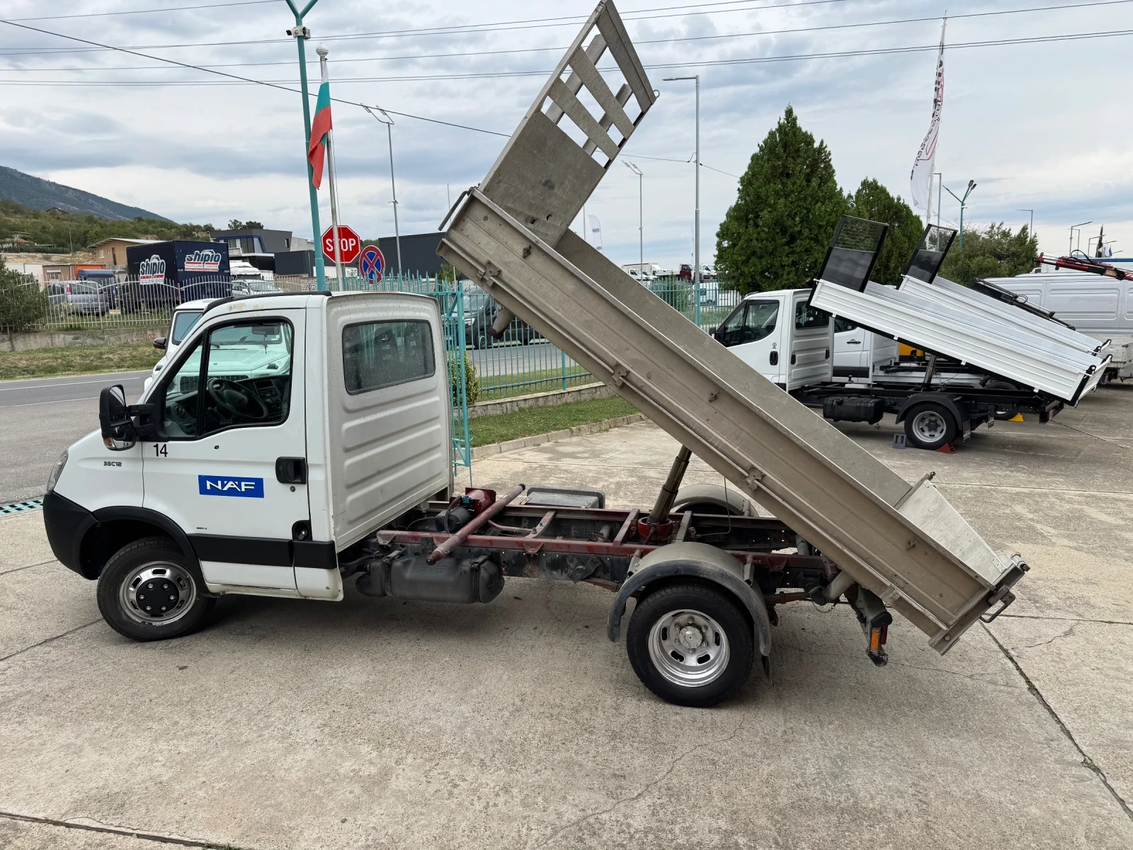 Iveco Daily 35C12* 2.3HPI* Климатик* Тристранен самосвал - изображение 9